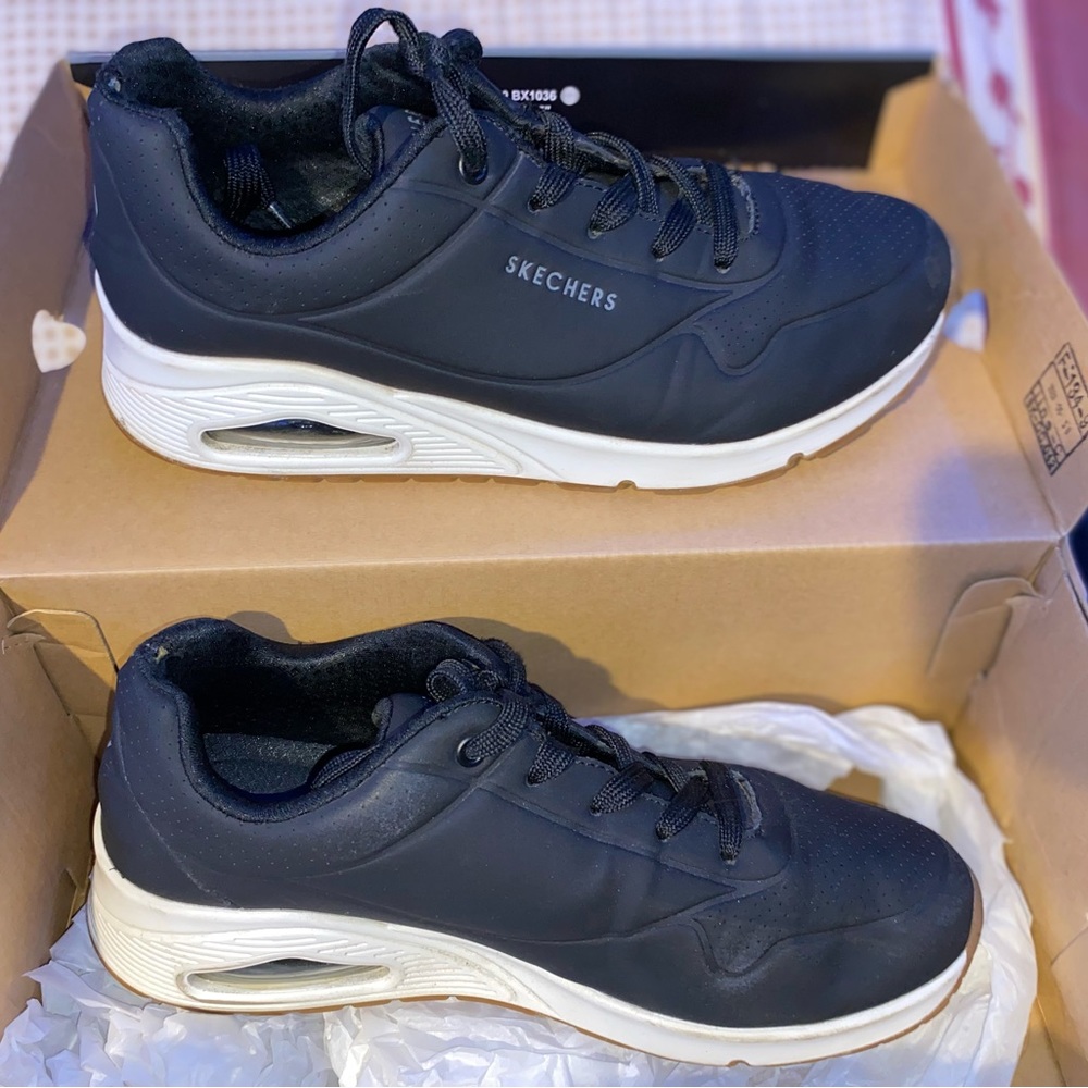 Skechers